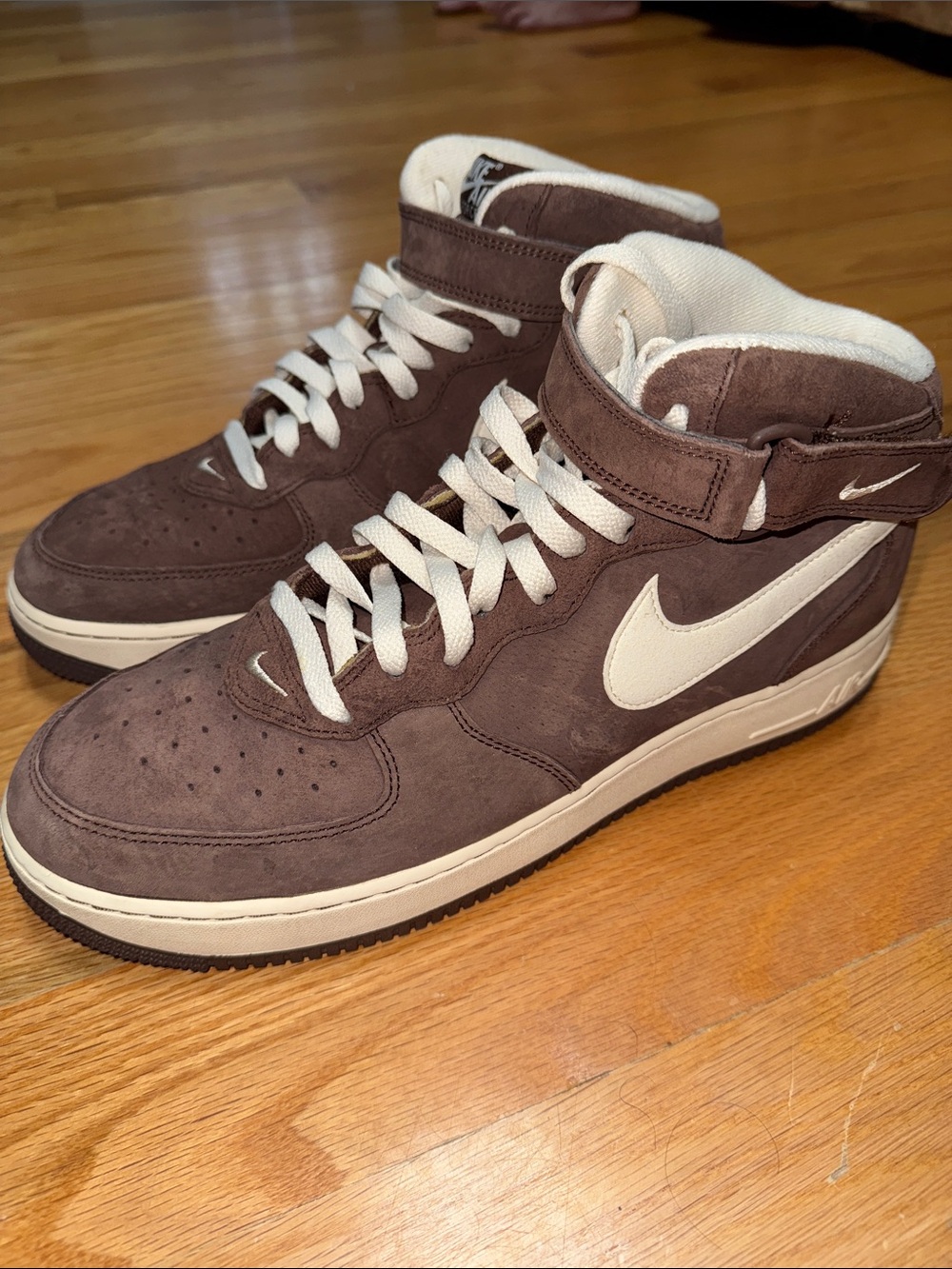 Nike Men’s AIR-FORCE 1 mid CHOCOLATE High-Top Suede Sneakers in Brown and White
